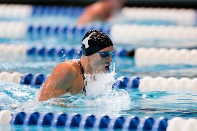 Eric Shanteau sets a new American record in swimming to a win in the 200 breaststroke at the 2009 ConocoPhillips USA National Swimming Championships and World Championship Trials